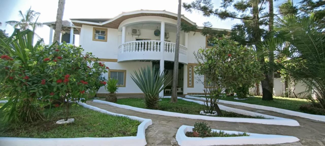 Tichi Villas - Playa de Diani Exterior foto